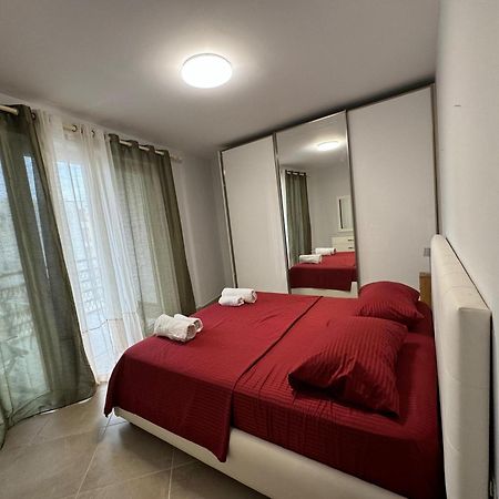 Diem Apartment Near Pazari I Ri Tirana Extérieur photo