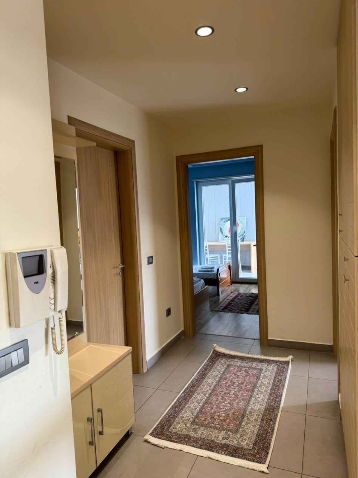 Diem Apartment Near Pazari I Ri Tirana Extérieur photo