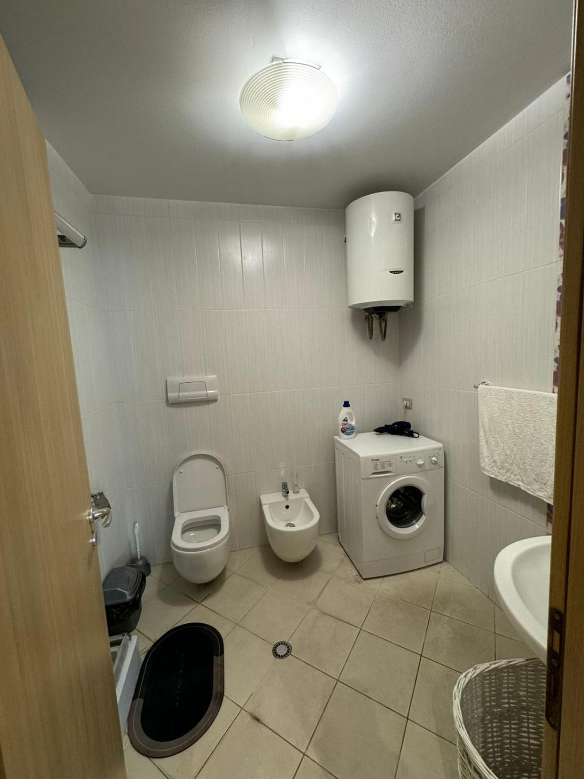 Diem Apartment Near Pazari I Ri Tirana Extérieur photo