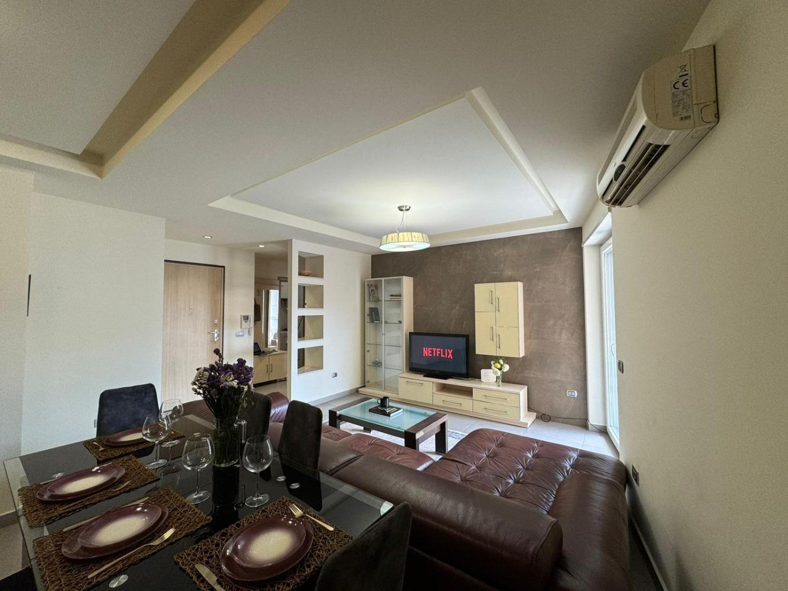 Diem Apartment Near Pazari I Ri Tirana Extérieur photo