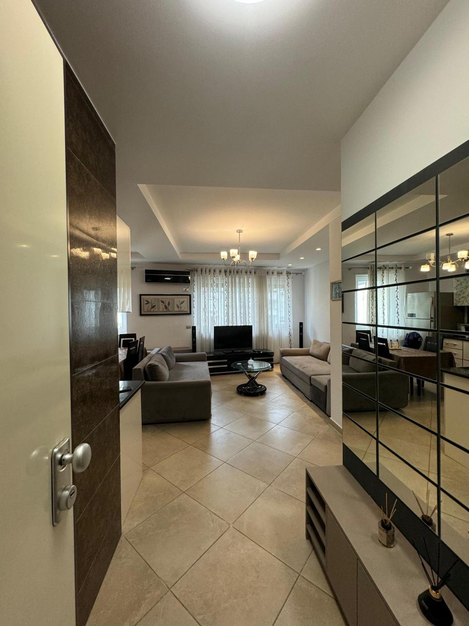 Diem Apartment Near Pazari I Ri Tirana Extérieur photo