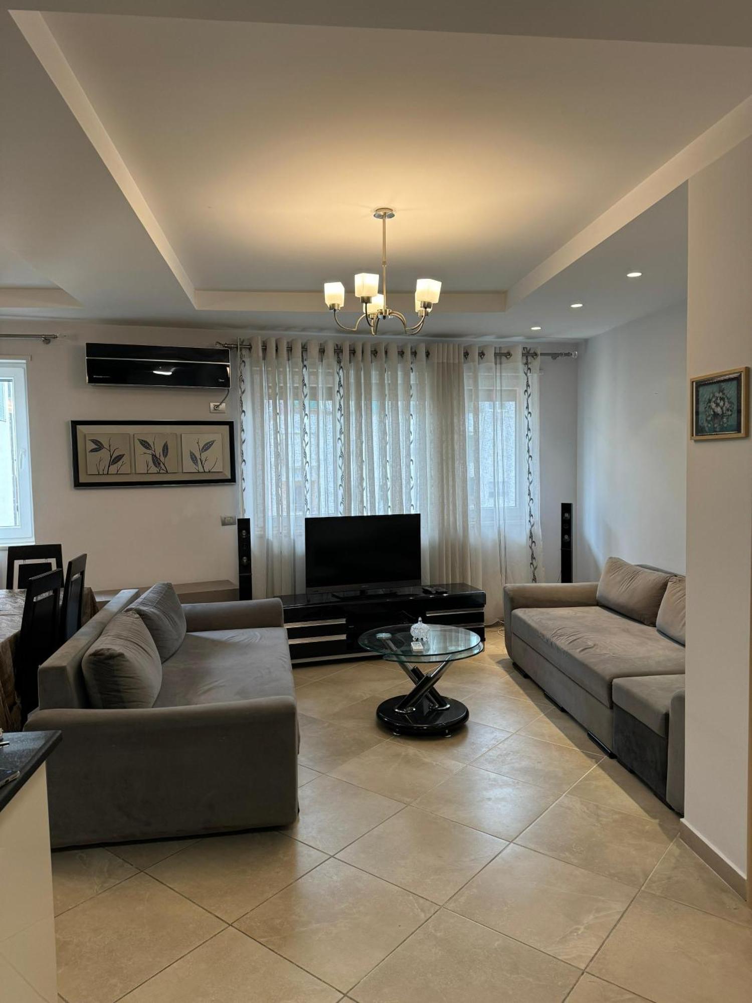Diem Apartment Near Pazari I Ri Tirana Extérieur photo