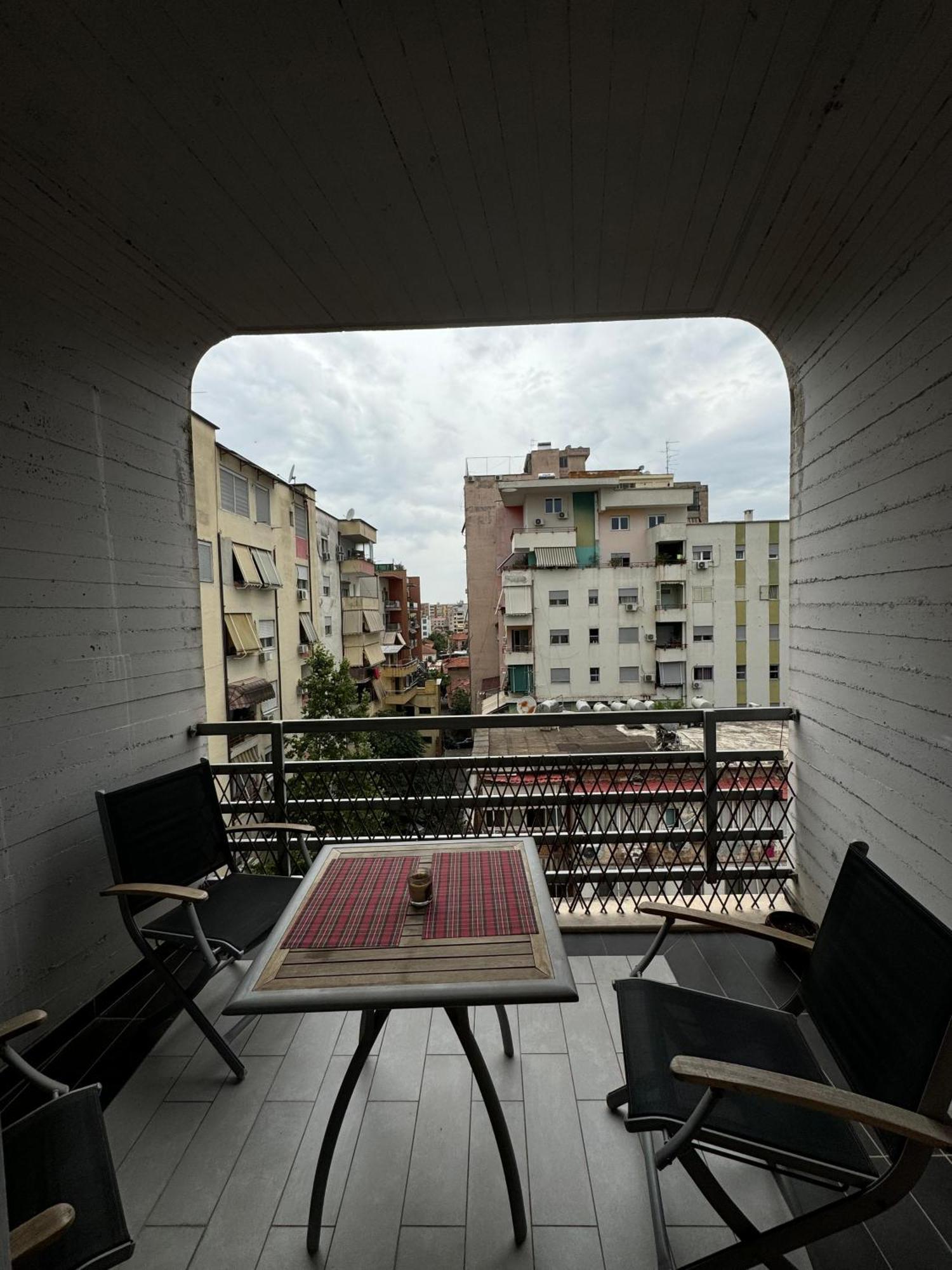 Diem Apartment Near Pazari I Ri Tirana Extérieur photo