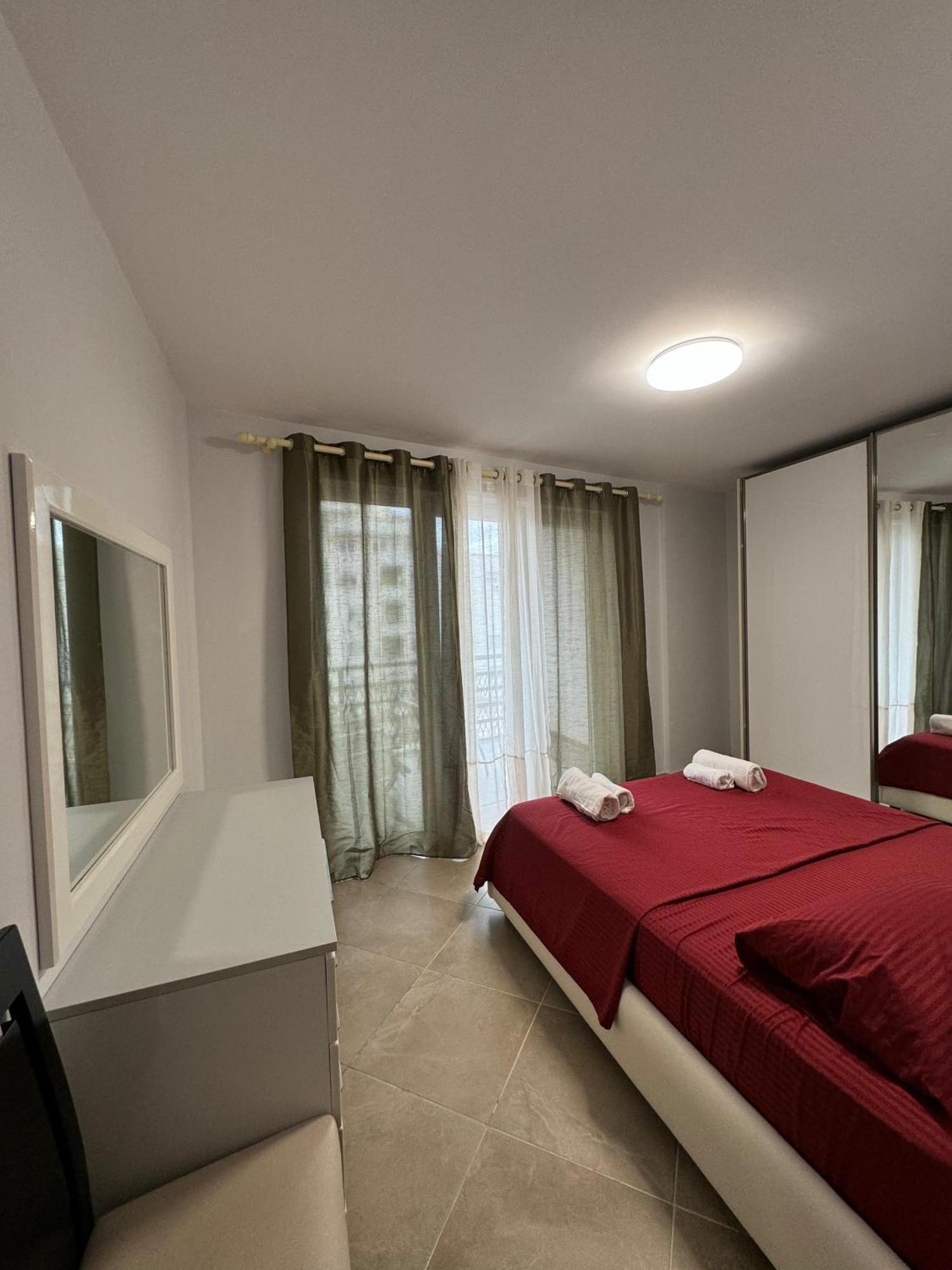 Diem Apartment Near Pazari I Ri Tirana Extérieur photo